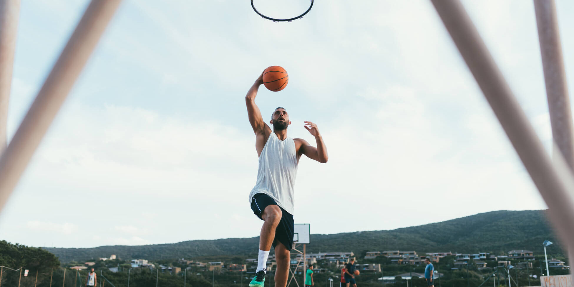 young man bearded playing basketball sport slam du 2022 01 28 20 53 36 utc (1)